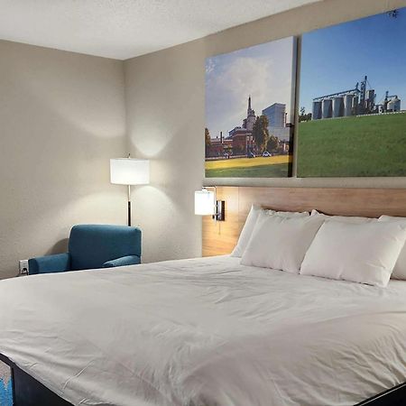 Days Inn By Wyndham Davenport Kültér fotó